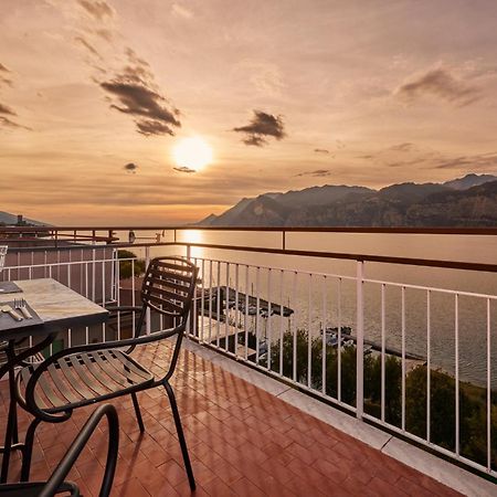 Lake View Luca Apartment 말세진느 외부 사진