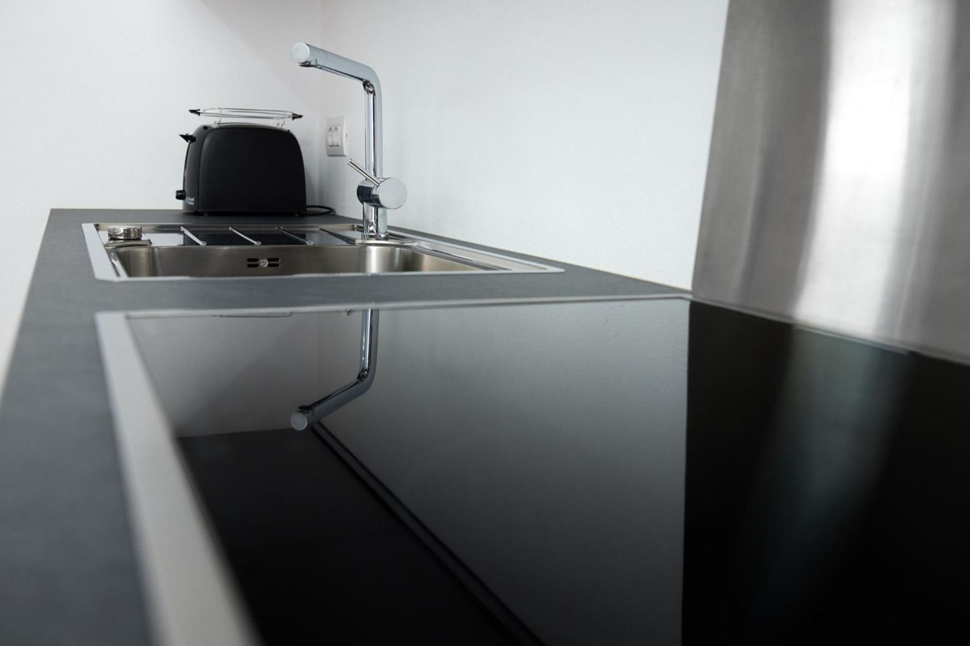 Lake View Luca Apartment 말세진느 외부 사진