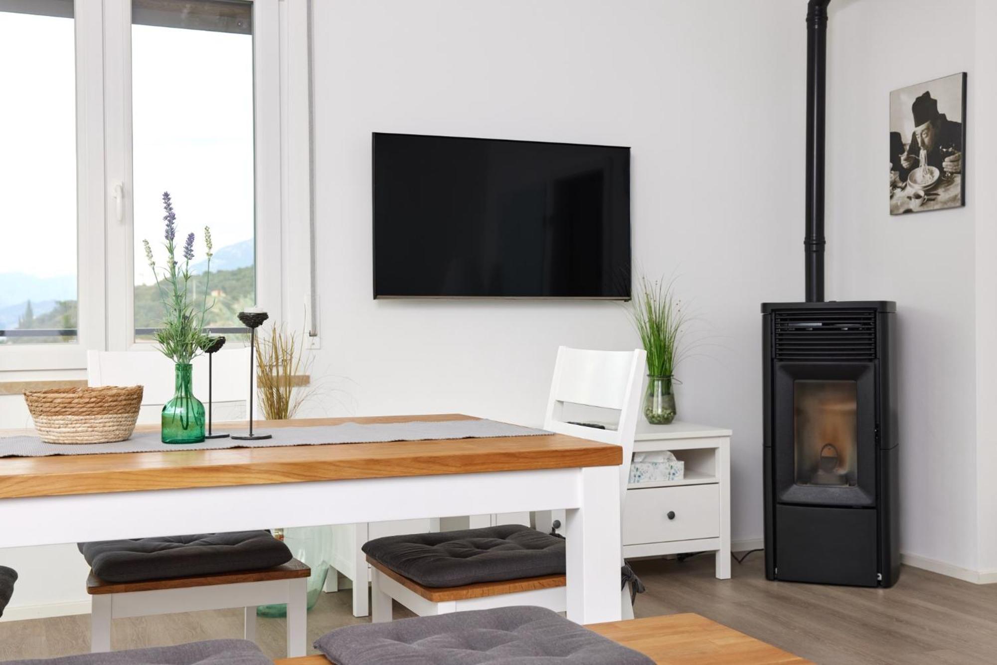 Lake View Luca Apartment 말세진느 외부 사진