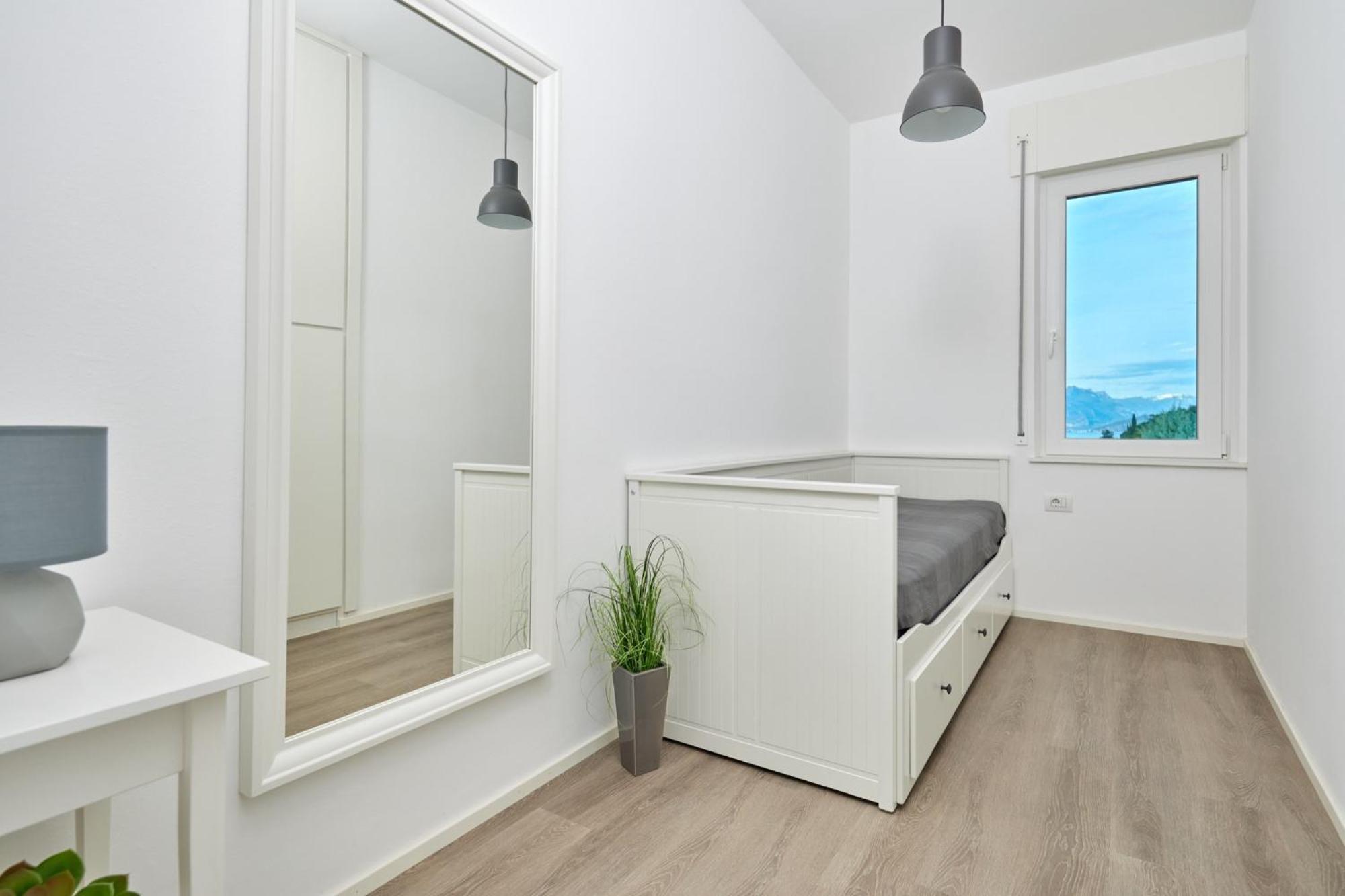 Lake View Luca Apartment 말세진느 외부 사진