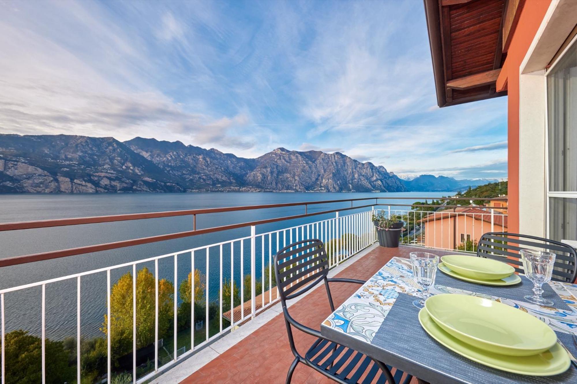 Lake View Luca Apartment 말세진느 외부 사진